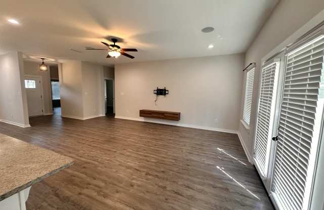 726 Giese Ln Gallery 2