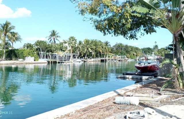 1725 Calais Dr photos photos