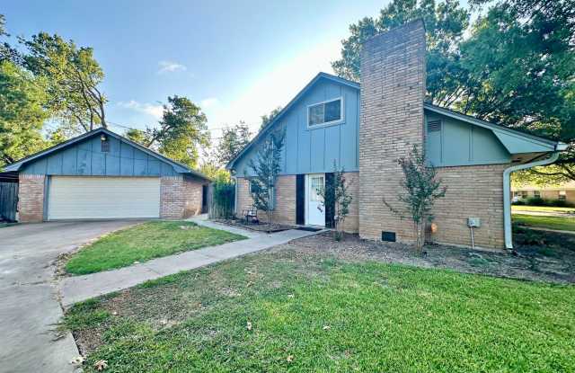 Available Now! Unique 4-Bedroom 2.5-Bath Corner Lot Home with Outdoor Kitchen & Detached Garage Gallery 3