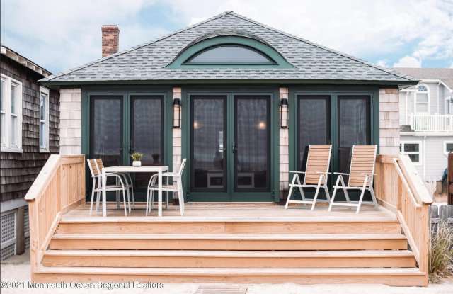 117 Boardwalk Gallery 1