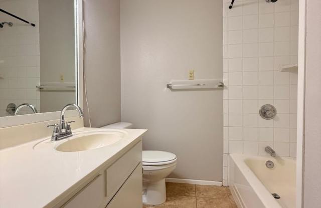 Available Now: Conveniently Located Duplex Gallery 1