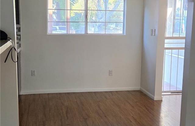 19204 Vanowen Street Gallery 4
