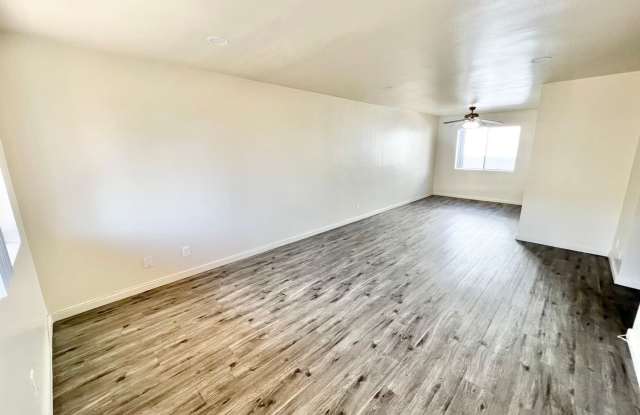 Spacious 3BD/2BA Upper-Level Apartment with Private Patio & 2 Parking Spaces photos photos Spacious 3BD/2BA Upper-Level Apartment with Private Patio & 2 Parking Spaces photos photos