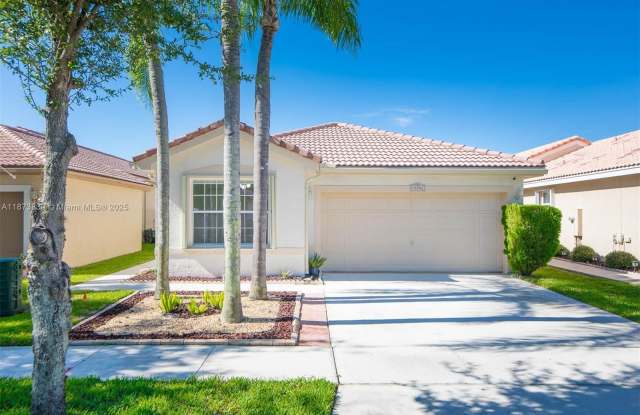 17756 SW 23rd St photos photos