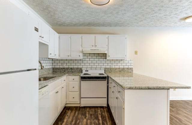 110 Crown Point Drive Unit E12 - 110 Crown Point Drive, Baldwin, GA 30531 110 Crown Point Drive Unit E12 - 110 Crown Point Drive, Baldwin, GA 30531