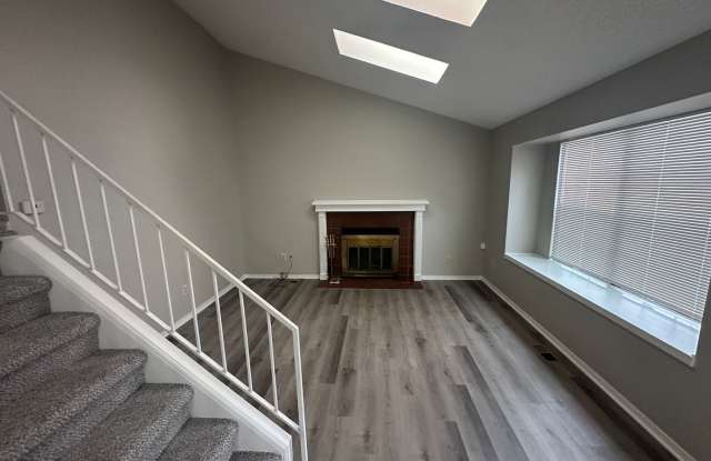 Updated 3 bedroom house, 2 car garage in Aurora - 19605 East Princeton Place, Aurora, CO 80013