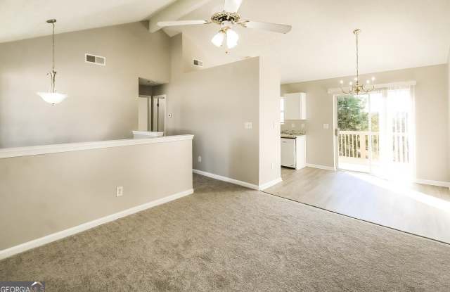 3297 Landgraf Close Gallery 4