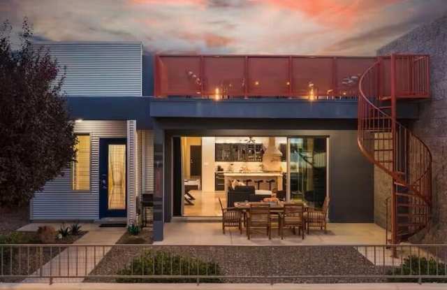 5735 University Boulevard SE photos photos