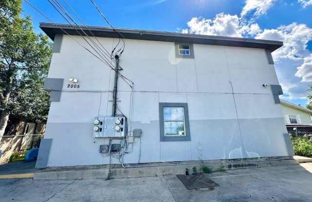 2005 Cross St - 2005 Cross Street, Laredo, TX 78046