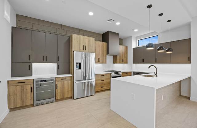 377 E Windsor Avenue photos photos