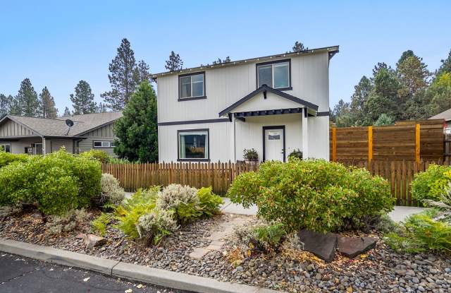 Updated home with RV parking - 20015 Sorrento Place, Bend, OR 97702