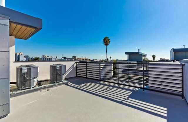 New Hollywood Townhomes Gallery 4