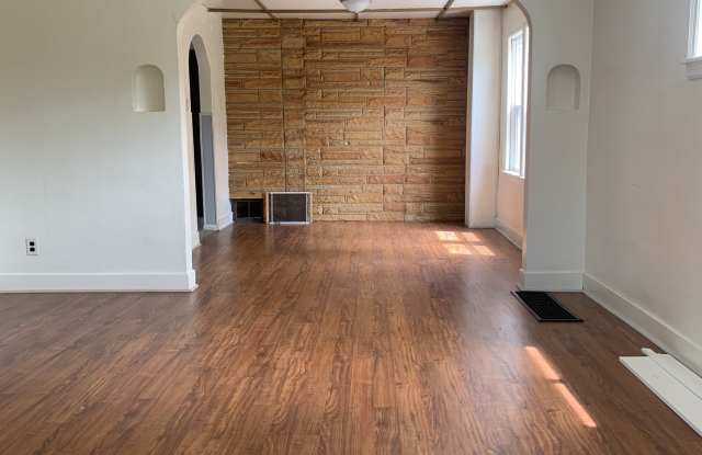 1220 13th Avenue East - 1 photos photos