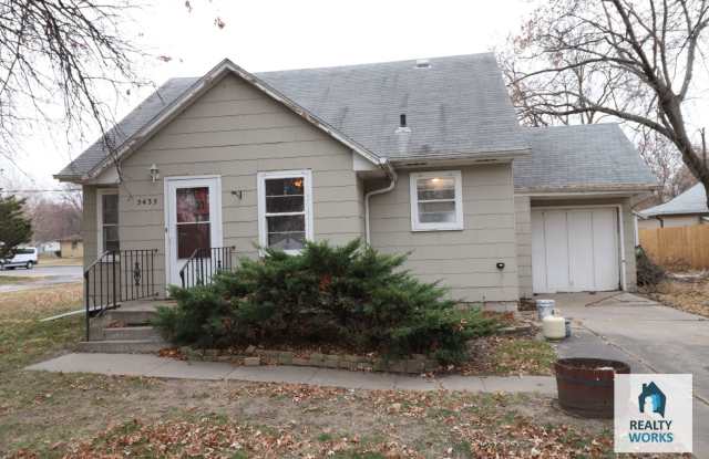 Great 3 bedroom home available in north Lincoln. photos photos Great 3 bedroom home available in north Lincoln. photos photos