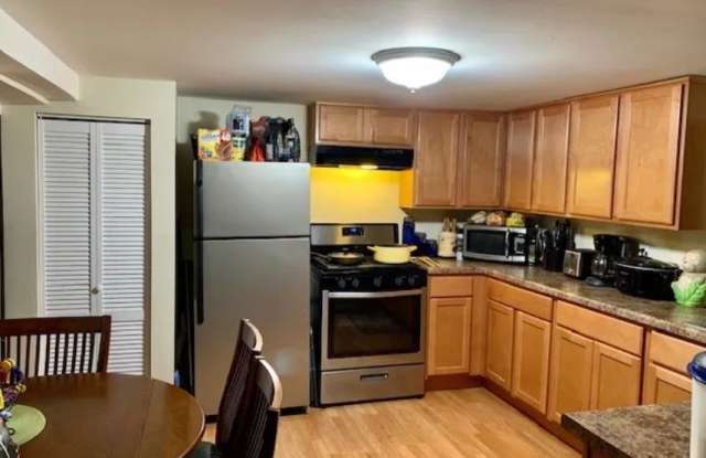 3647 N Newland Avenue - Garden Gallery 2
