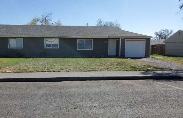 1230 Arlington Dr photos photos