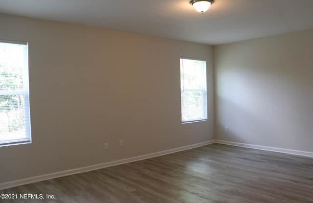 5913 LORAN DR N Gallery 3