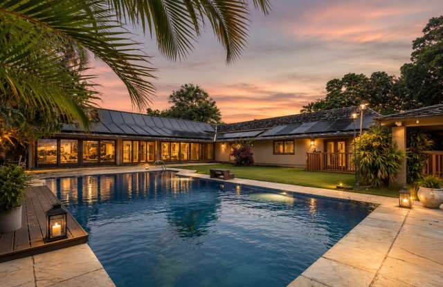 Kai Nani Living: Poolside Privacy Across from Waialae Country Club Gallery 1