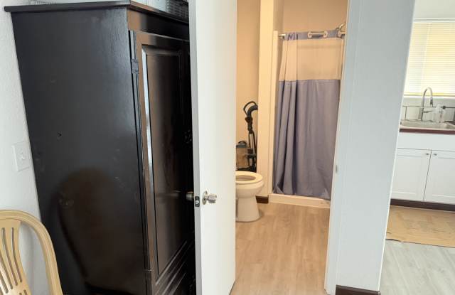 246 West Maple Street - b Gallery 4