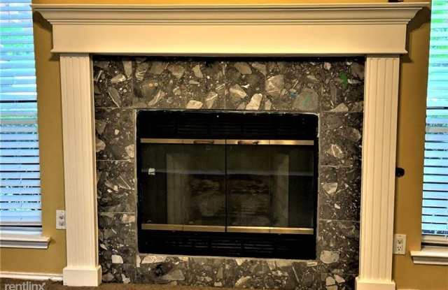 733 Ashford Dr C Gallery 4