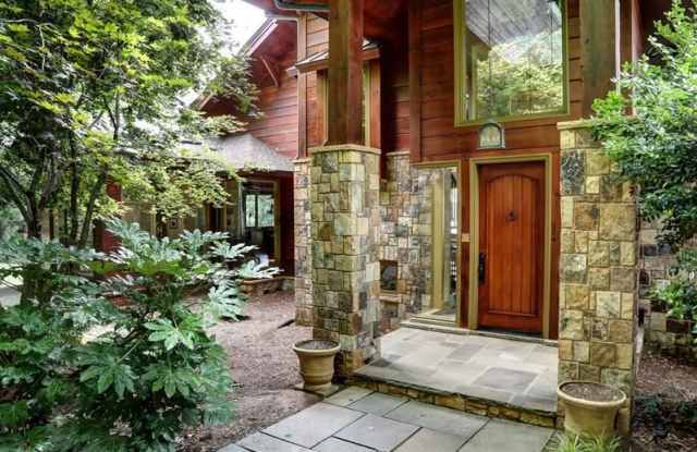 8825 FORD Lane Gallery 2