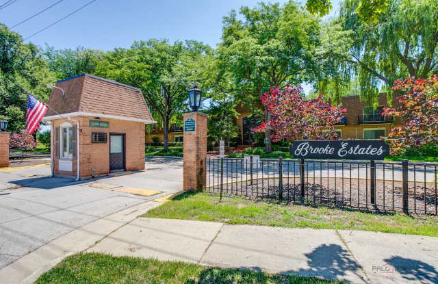 1220 Park Avenue W - 1220 Park Avenue West, Highland Park, IL 60035