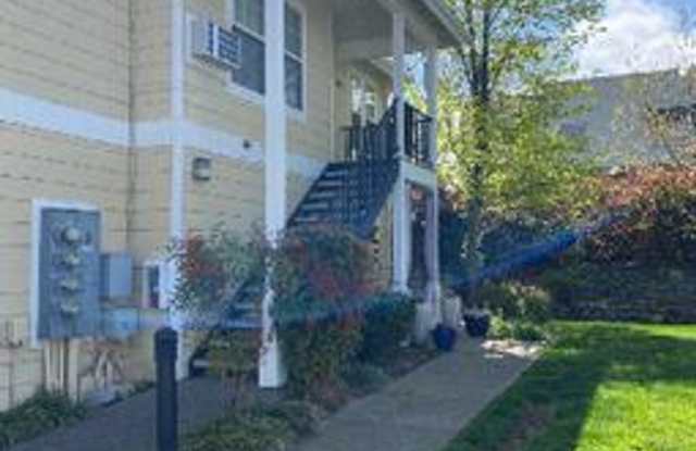 2 Bedroom 2 Bath Townhouse in Ashland photos photos 2 Bedroom 2 Bath Townhouse in Ashland photos photos