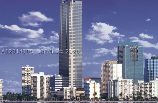 1425 Brickell Ave Gallery 1