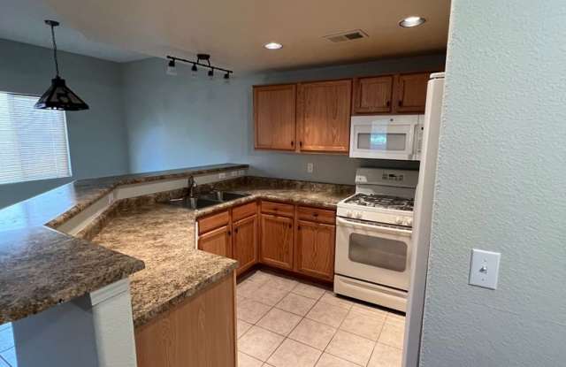 Rancho Mirage CONDO 1 Bedroom 1 Bath  with garage Gallery 3