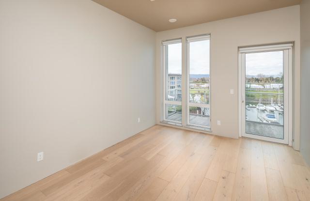 Yacht Harbor Club Gallery 3