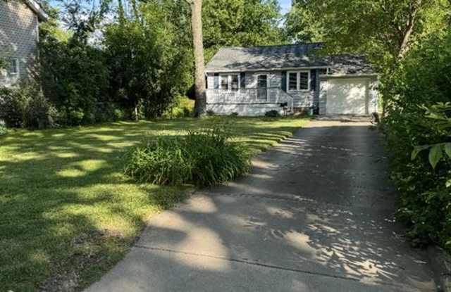 PRICE REDUCED!!!Charming 2-bedroom, 1-bathroom home located in the vibrant community of Royal Oak, MI. photos photos PRICE REDUCED!!!Charming 2-bedroom, 1-bathroom home located in the vibrant community of Royal Oak, MI. photos photos