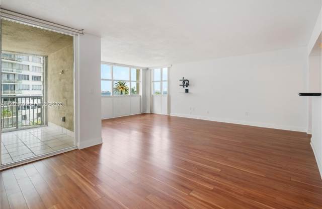 1420 Brickell Bay Dr photos photos