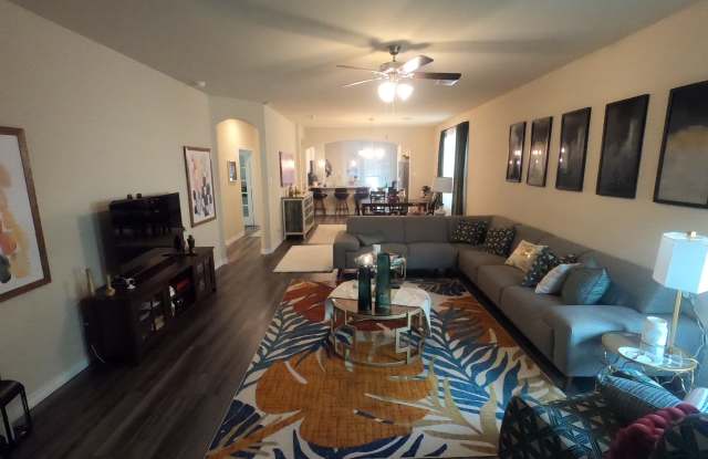 835 Mineral Wells Lane Gallery 2