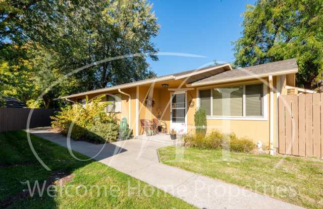 Updated 2 Bedroom Home in Quiet Neighborhood photos photos