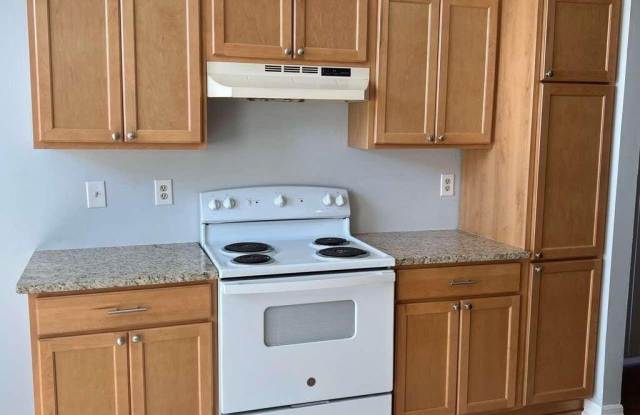 3056 Yorktown Circle Gallery 2
