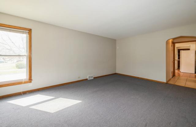 2500 North 77th Court Gallery 3