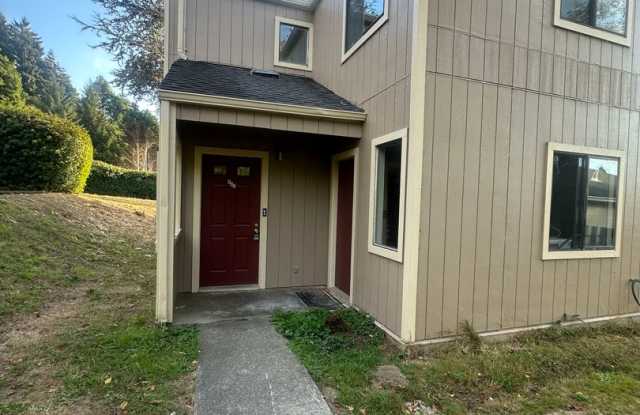 3 Bed 2 Bath Townhouse Gallery 1