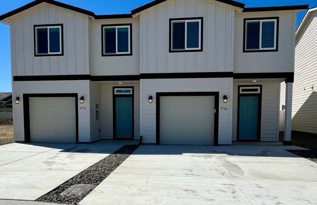 Corner Townhome! Gallery 3