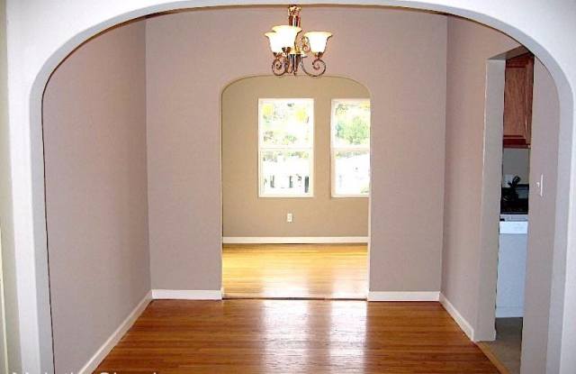 5863 Adelaide Avenue Gallery 3