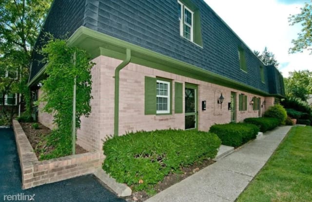 7636 Montgomery Rd - 7636 Montgomery Road, Kenwood, OH 45236