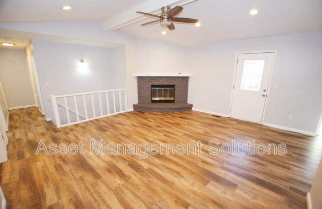 1 Oak Point Dr Gallery 3