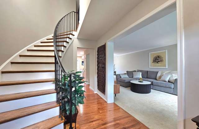 5988 QUEENSTON STREET photos photos