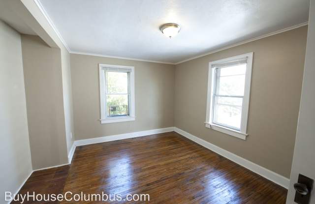 146 Columbian Ave Gallery 2