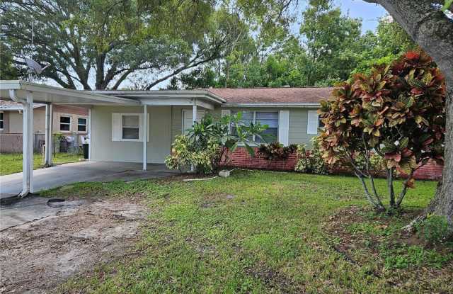 5570 90TH AVENUE N Gallery 2