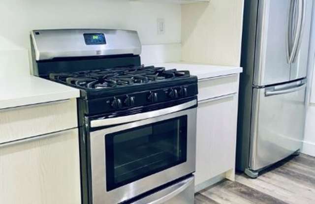 2730 Raymond Avenue Apartments Gallery 3