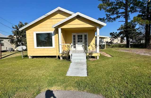 Spacious 3BR/1BA Home in Houma  - 1,000 Sq Ft Gallery 4