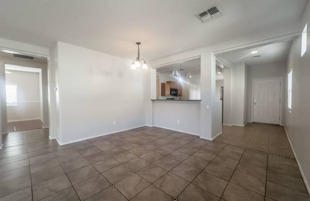 5239 W Glass Ln Gallery 2