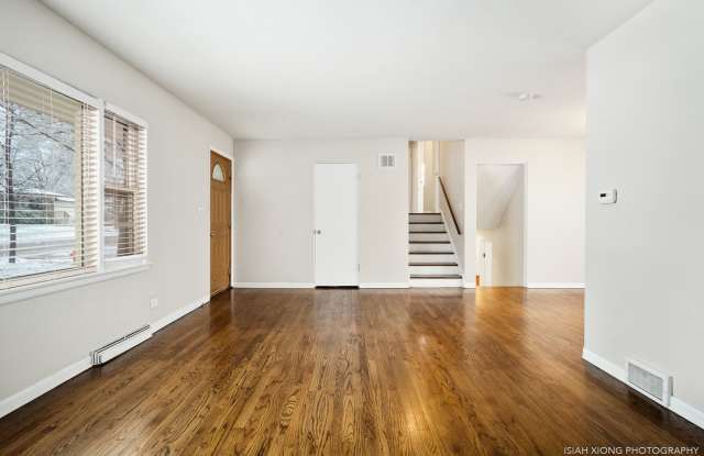 121 Elmwood Drive Gallery 3