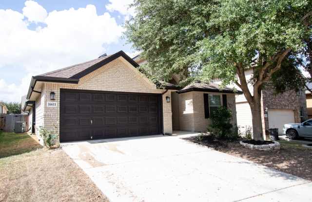 Welcome to this charming 3-bedroom, 2-bathroom home located in the vibrant city of San Antonio, TX FEATURING easy access to RANDOLPH AFB photos photos