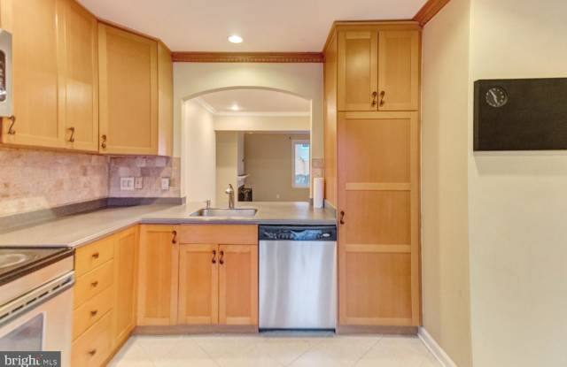 9809 SPILLWAY COURT Gallery 4